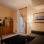 5 Stops From Everywhere - Balcony Flat Near Paddington