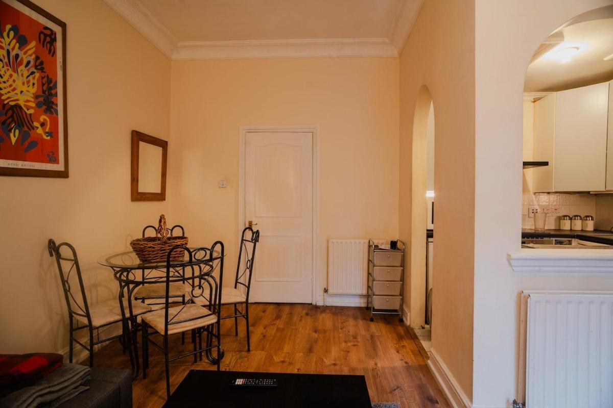 5 Stops From Everywhere - Balcony Flat Near Paddington Apartment London