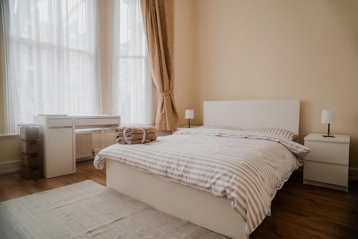 5 Stops From Everywhere - Balcony Flat Near Paddington Apartment *